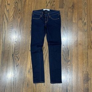 Like New Hollister Women’s Dark Wash Skinny Jeans Size 3S
